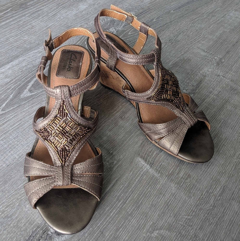Clarks Brown Size 8M Leather Beaded Sandals